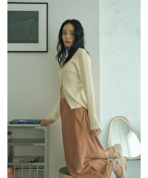 Ungrid(アングリッド)の「ピーチ起毛フィットフレアスカート(スカート・レディース・チャコールグレー/イエロー/オレンジ・SMALL/MEDIUM)」の4枚目の写真