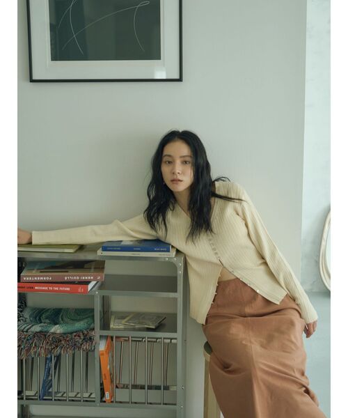 Ungrid(アングリッド)の「ピーチ起毛フィットフレアスカート(スカート・レディース・チャコールグレー/イエロー/オレンジ・SMALL/MEDIUM)」の5枚目の写真