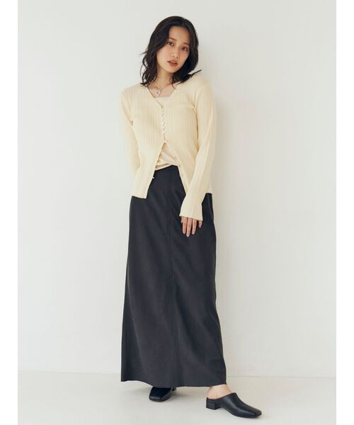 Ungrid(アングリッド)の「ピーチ起毛フィットフレアスカート(スカート・レディース・チャコールグレー/イエロー/オレンジ・SMALL/MEDIUM)」の11枚目の写真