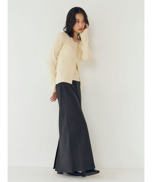 Ungrid(アングリッド)の「ピーチ起毛フィットフレアスカート(スカート・レディース・チャコールグレー/イエロー/オレンジ・SMALL/MEDIUM)」の12枚目の写真