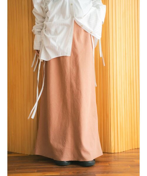 Ungrid(アングリッド)の「ピーチ起毛フィットフレアスカート(スカート・レディース・チャコールグレー/イエロー/オレンジ・SMALL/MEDIUM)」の3枚目の写真