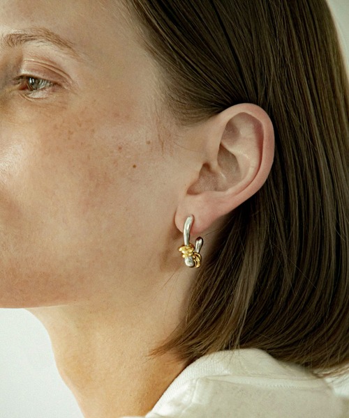 LAPUIS(ラピュイ)の「LAPUIS(ラピュイ) Flow Coil pierced earrings(ピアス(両耳用)・レディース・マルチ/ゴールド・FREE)」の15枚目の写真