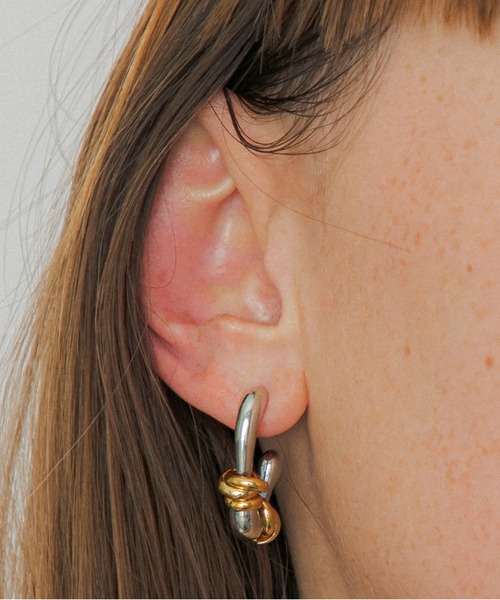 LAPUIS(ラピュイ)の「LAPUIS(ラピュイ) Flow Coil pierced earrings(ピアス(両耳用)・レディース・マルチ/ゴールド・FREE)」の12枚目の写真