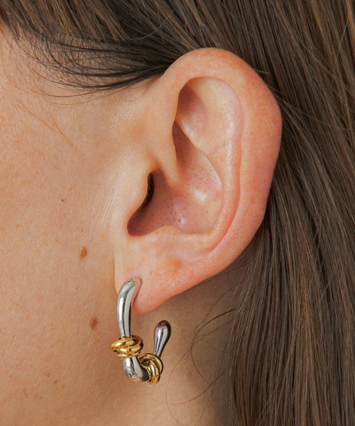 LAPUIS(ラピュイ)の「LAPUIS(ラピュイ) Flow Coil pierced earrings(ピアス(両耳用)・レディース・マルチ/ゴールド・FREE)」の10枚目の写真