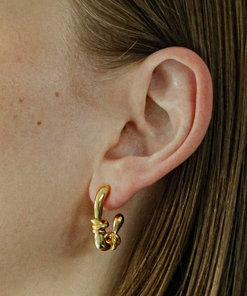 LAPUIS(ラピュイ)の「LAPUIS(ラピュイ) Flow Coil pierced earrings(ピアス(両耳用)・レディース・マルチ/ゴールド・FREE)」の14枚目の写真
