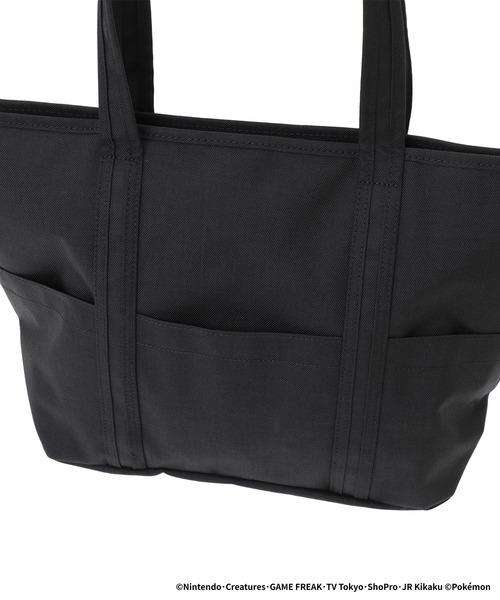 Manhattan Portage（マンハッタンポーテージ）の「TOMPKINS TOTE BAG (MD) Pokemon 25（トートバッグ・メンズ・ブラック・MEDIUM）」の6枚目の写真