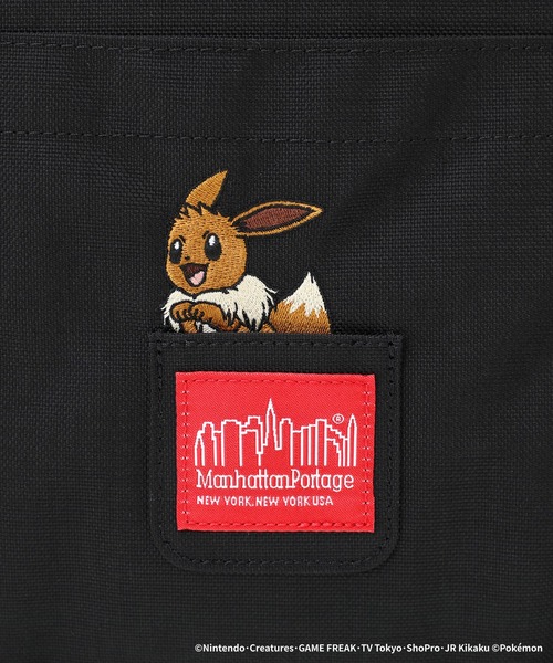 Manhattan Portage（マンハッタンポーテージ）の「TOMPKINS TOTE BAG (MD) Pokemon 25（トートバッグ・メンズ・ブラック・MEDIUM）」の4枚目の写真