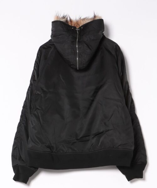 Revo.（レボ）の「ナイロンツイル 中綿入り フードファー N-2B フライトジャケット【UNISEX】（ミリタリージャケット・メンズ・ブラック/セージグリーン・M/L/XL）」の3枚目の写真