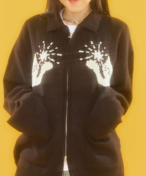 Video Jockey(ビデオジョッキー)の「【UNISEX】VIDEO JOCKEY/Star Cat ZIPUP(ニット/セーター・レディース・アイボリー/ブラック・SMALL/MEDIUM)」の2枚目の写真