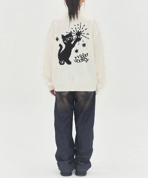 Video Jockey(ビデオジョッキー)の「【UNISEX】VIDEO JOCKEY/Star Cat ZIPUP(ニット/セーター・レディース・アイボリー/ブラック・SMALL/MEDIUM)」の7枚目の写真