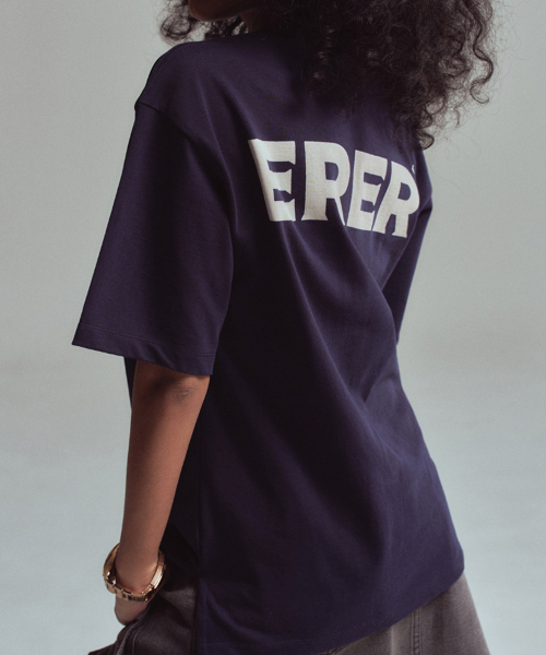 ERER（エルエル）の「[UN] ベーシックロゴTシャツ ネイビー（Tシャツ/カットソー・レディース・ネイビー・1/2/3）」の6枚目の写真
