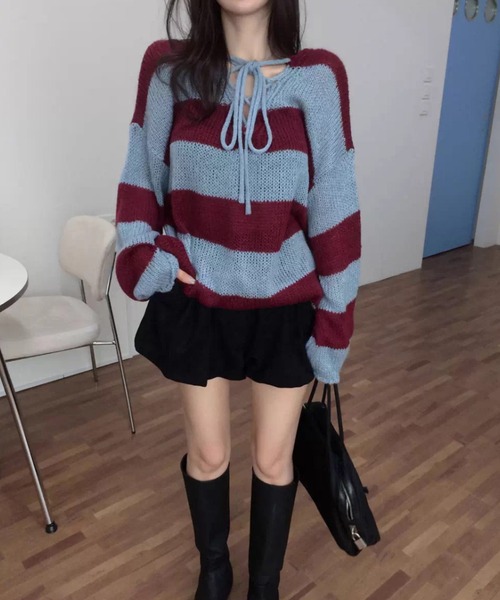 .KOM（ドットコム）の「A'GEM/9 × .kom 『.KOM/ドットケーオーエム』 Border Knit Top/【Y2K】2WAYボーダーニットトップ（ニット/セーター・レディース・ブラック/レッド・FREE）」の8枚目の写真