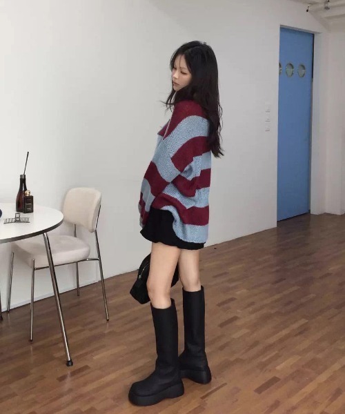 .KOM（ドットコム）の「A'GEM/9 × .kom 『.KOM/ドットケーオーエム』 Border Knit Top/【Y2K】2WAYボーダーニットトップ（ニット/セーター・レディース・ブラック/レッド・FREE）」の15枚目の写真