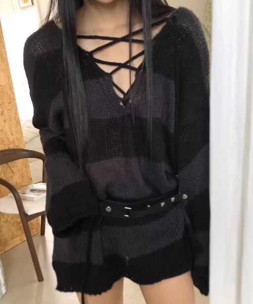.KOM（ドットコム）の「A'GEM/9 × .kom 『.KOM/ドットケーオーエム』 Border Knit Top/【Y2K】2WAYボーダーニットトップ（ニット/セーター・レディース・ブラック/レッド・FREE）」の4枚目の写真