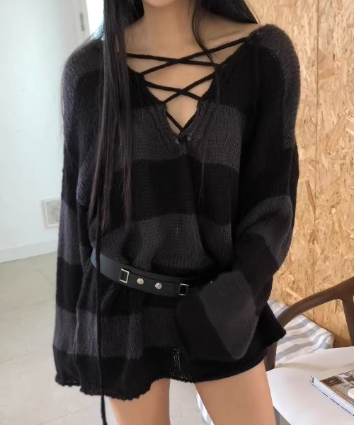 .KOM（ドットコム）の「A'GEM/9 × .kom 『.KOM/ドットケーオーエム』 Border Knit Top/【Y2K】2WAYボーダーニットトップ（ニット/セーター・レディース・ブラック/レッド・FREE）」の5枚目の写真