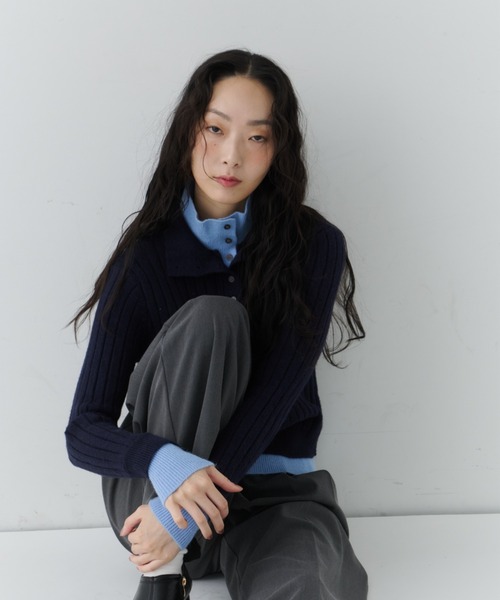 NUJOH（ヌゾ）の「Two-Tone Collar Rib Knit / ツートーンカラ―リブニット（Tシャツ/カットソー・レディース・ネイビー/ライトベージュ/グレー・FREE）」の8枚目の写真