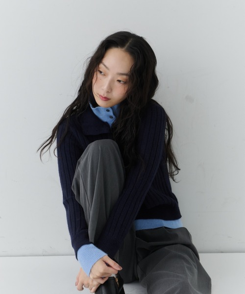NUJOH（ヌゾ）の「Two-Tone Collar Rib Knit / ツートーンカラ―リブニット（Tシャツ/カットソー・レディース・ネイビー/ライトベージュ/グレー・FREE）」の9枚目の写真