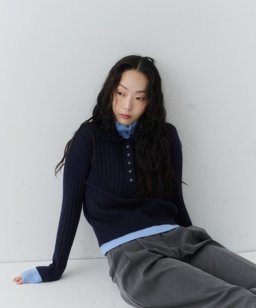 NUJOH（ヌゾ）の「Two-Tone Collar Rib Knit / ツートーンカラ―リブニット（Tシャツ/カットソー・レディース・ネイビー/ライトベージュ/グレー・FREE）」の10枚目の写真