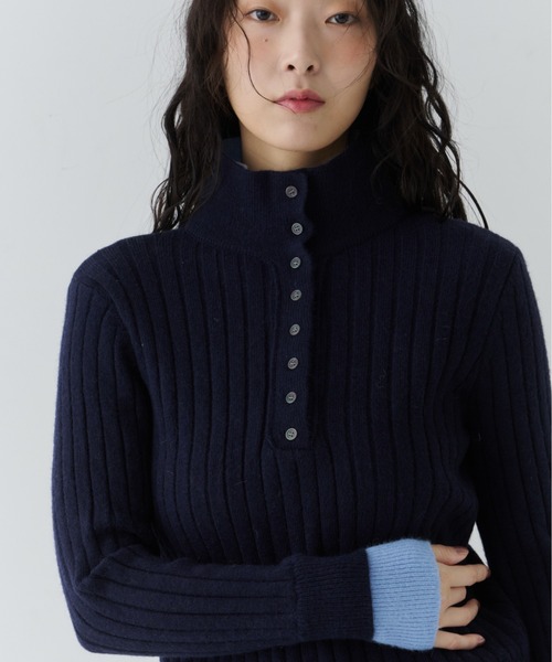 NUJOH（ヌゾ）の「Two-Tone Collar Rib Knit / ツートーンカラ―リブニット（Tシャツ/カットソー・レディース・ネイビー/ライトベージュ/グレー・FREE）」の11枚目の写真