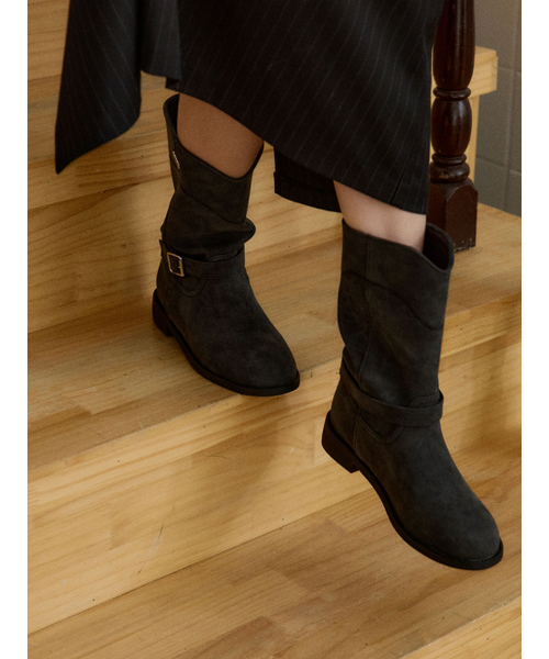 OMNIPOTENT（オムニポテント）の「omn Belt Boots _2Colors（ブーツ・レディース・ブラック/ブラウン・24cm/24.5cm/25cm/23cm/23.5cm）」の4枚目の写真