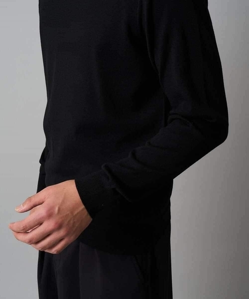 a.v.v（アーヴェヴェ）の「【洗える】14ゲージスマートモックネックニット〈ON/OFF SERIES〉（ニット/セーター・メンズ・ブラック/ミント・46/48）」の19枚目の写真