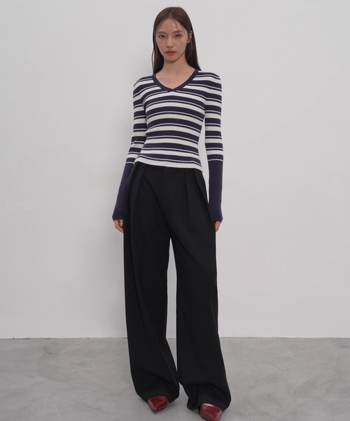 EIGHTHMONTH(エイスマンス)の「Vネックボーダーリブニット EM25a148【EIGHTHMONTH】(Tシャツ/カットソー・レディース・ネイビー・M/S)」の2枚目の写真