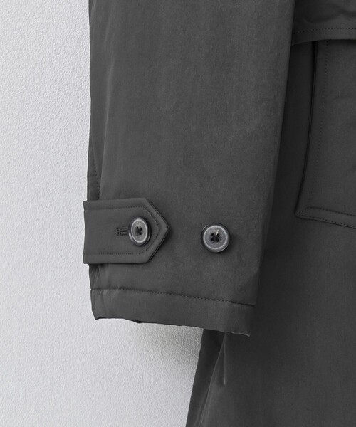 UNITED TOKYO（ユナイテッドトウキョウ）の「【数量限定】×EX LIGHT DOLPHIN PADDED COAT（ダウンジャケット/コート・メンズ・ブラック/ダークグレー・1/2）」の4枚目の写真