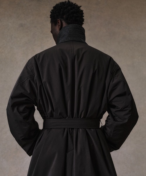 UNITED TOKYO（ユナイテッドトウキョウ）の「【数量限定】×EX LIGHT DOLPHIN PADDED COAT（ダウンジャケット/コート・メンズ・ブラック/ダークグレー・1/2）」の7枚目の写真