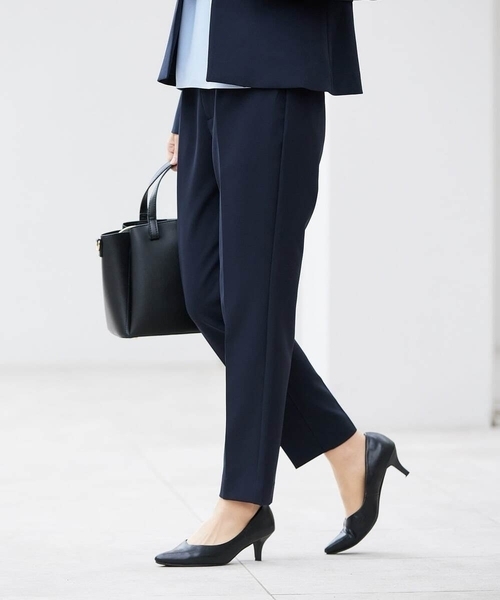 a.v.v（アーヴェヴェ）の「【洗える/ストレッチ/セットアップ対応】ダブルクロステーパードパンツ（その他パンツ・レディース・グレー系その他/ブラック/ネイビー・34/38/36/40/42）」の3枚目の写真