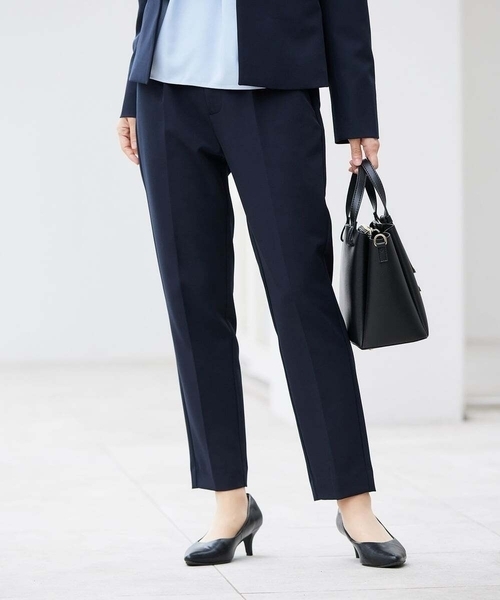 a.v.v（アーヴェヴェ）の「【洗える/ストレッチ/セットアップ対応】ダブルクロステーパードパンツ（その他パンツ・レディース・グレー系その他/ブラック/ネイビー・34/38/36/40/42）」の4枚目の写真