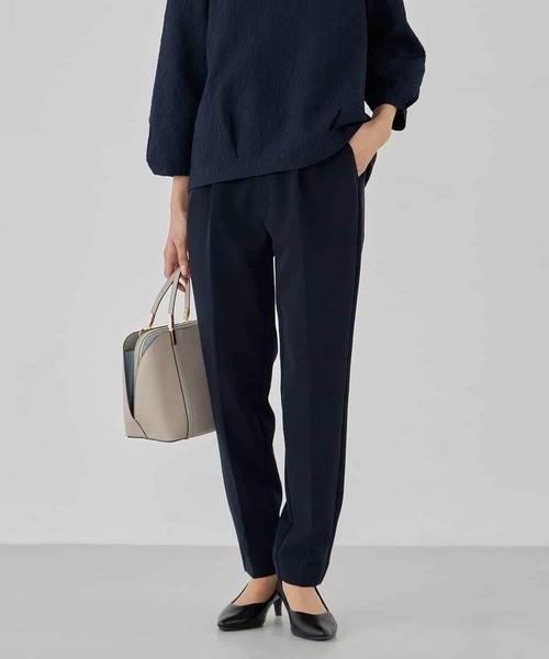 a.v.v（アーヴェヴェ）の「【洗える/ストレッチ/セットアップ対応】ダブルクロステーパードパンツ（その他パンツ・レディース・グレー系その他/ブラック/ネイビー・34/38/36/40/42）」の11枚目の写真