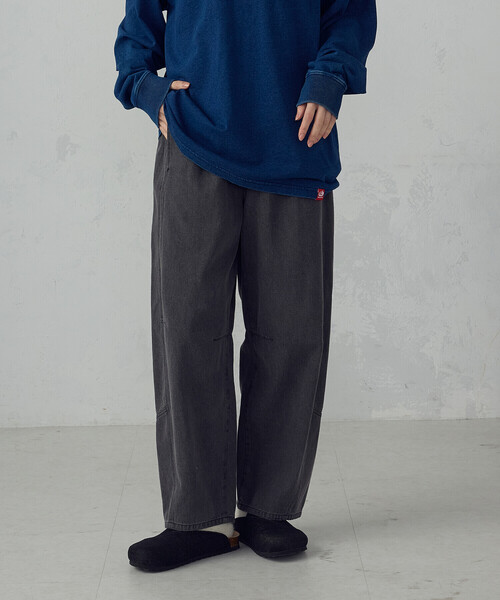 ONIGIRI（オニギリ）の「デニムカービーパンツ / セットアップ対応（デニムパンツ・レディース・サックスブルー/グレー・LARGE/MEDIUM）」の2枚目の写真