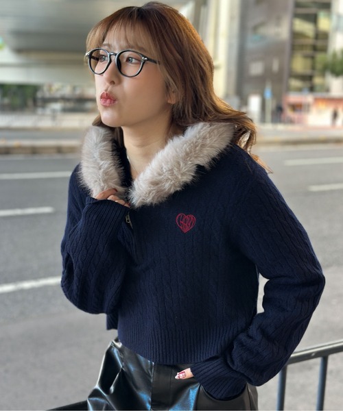 GORGE(ゴージ)の「《ケーブル編み×ファーフード》ハーフZIPニットプルオーバー/秋冬(ニット/セーター・レディース・ネイビー/グレー/アイボリー・F)」の3枚目の写真