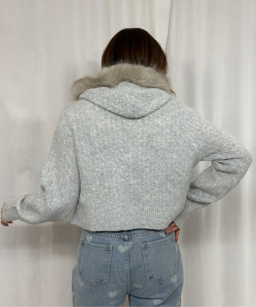 GORGE(ゴージ)の「《ケーブル編み×ファーフード》ハーフZIPニットプルオーバー/秋冬(ニット/セーター・レディース・ネイビー/グレー/アイボリー・F)」の7枚目の写真