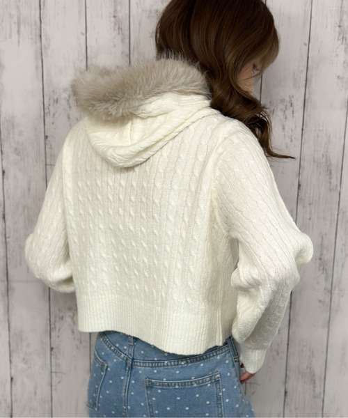 GORGE(ゴージ)の「《ケーブル編み×ファーフード》ハーフZIPニットプルオーバー/秋冬(ニット/セーター・レディース・ネイビー/グレー/アイボリー・F)」の10枚目の写真