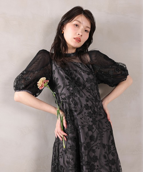 Kana（カナ）の「刺繍レース ウェーブデザイン チュールバルーンスリーブ Aラインワンピースドレス パーティー 結婚式 お呼ばれ オケージョン（ドレス・レディース・ピンク/ライトグレー/ブラック・M）」の4枚目の写真