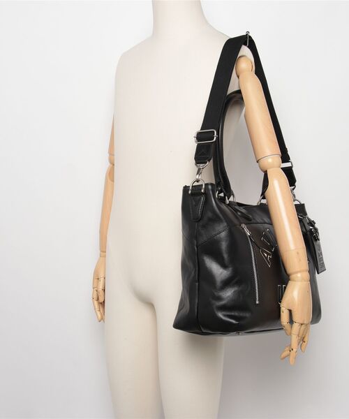 AVIREX（アヴィレックス）の「VARSITY BULTO LIMITRD EDITION 2WAY TOTE BAG / AVX5627（トートバッグ・メンズ・ブラック・F）」の5枚目の写真