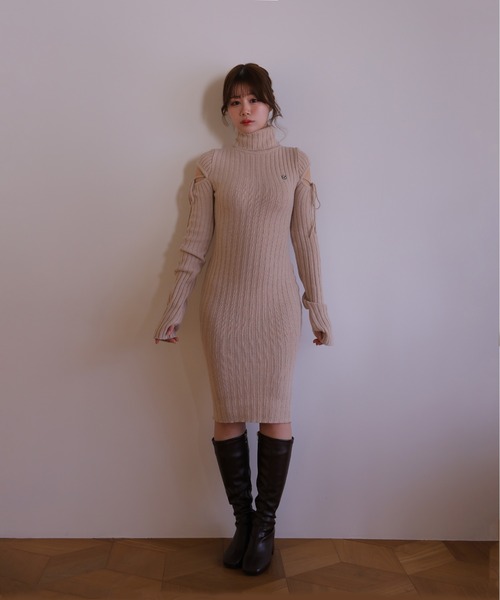 M DOLLY(エムドリー)の「*M DOLLY original* cut nina knit long dress/カットニーナニットロングドレス(ワンピース・レディース・アイボリー/グレー・FREE)」の4枚目の写真