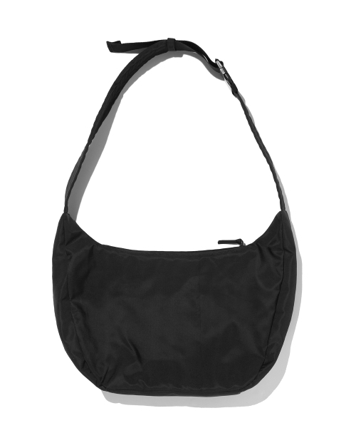 suade（スエード）の「BUCKLE HALFMOON CROSS BAG [BLACK]（メッセンジャーバッグ・レディース・その他・FREE）」の4枚目の写真