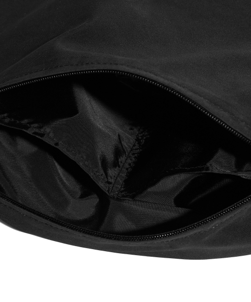 suade（スエード）の「BUCKLE HALFMOON CROSS BAG [BLACK]（メッセンジャーバッグ・レディース・その他・FREE）」の10枚目の写真