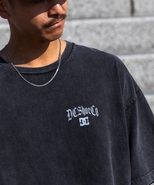 DC(ディーシー)の「DC/ディーシー 半袖 Tシャツ バックプリント 古着風 ヴィンテージ加工 DST262007(Tシャツ/カットソー・メンズ・スミクロ・M/S/L/2XL/XL)」の3枚目の写真