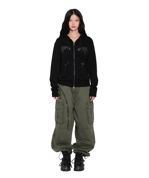AAKAM（アーカム）の「Oblique Zippered Cargo Pants (Khaki)（その他パンツ・レディース・その他・1/2）」の4枚目の写真