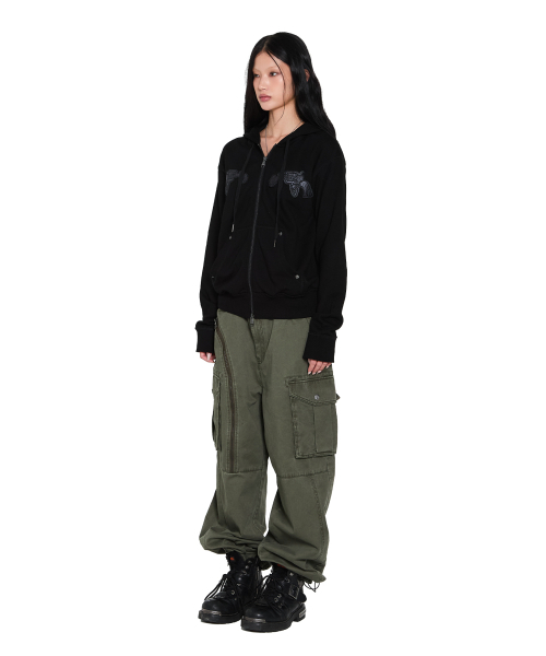 AAKAM（アーカム）の「Oblique Zippered Cargo Pants (Khaki)（その他パンツ・レディース・その他・1/2）」の5枚目の写真