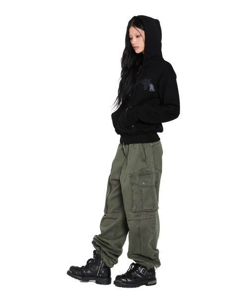 AAKAM（アーカム）の「Oblique Zippered Cargo Pants (Khaki)（その他パンツ・レディース・その他・1/2）」の8枚目の写真