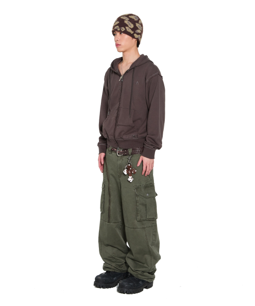 AAKAM（アーカム）の「Oblique Zippered Cargo Pants (Khaki)（その他パンツ・レディース・その他・1/2）」の11枚目の写真
