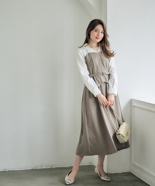 12Twelve Agenda(トゥエルブ アジェンダ)の「ビスチェドッキング風ワンピース(ワンピース・レディース・ベージュ/チャコールグレー・M)」の1枚目の写真