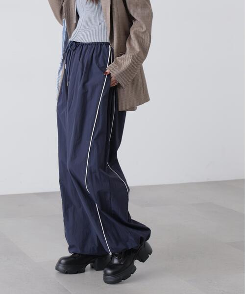 FREE'S MART(フリーズマート)の「◆サイドタック配色ラインナイロンパンツ(その他パンツ・レディース・ネイビー/グレー・SMALL/MEDIUM)」の17枚目の写真