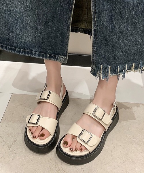 Teem Store(チームストア)の「厚底ダブルバックルサンダル 身長盛れ(サンダル・レディース・アイボリー/ブラック・L/M)」の1枚目の写真