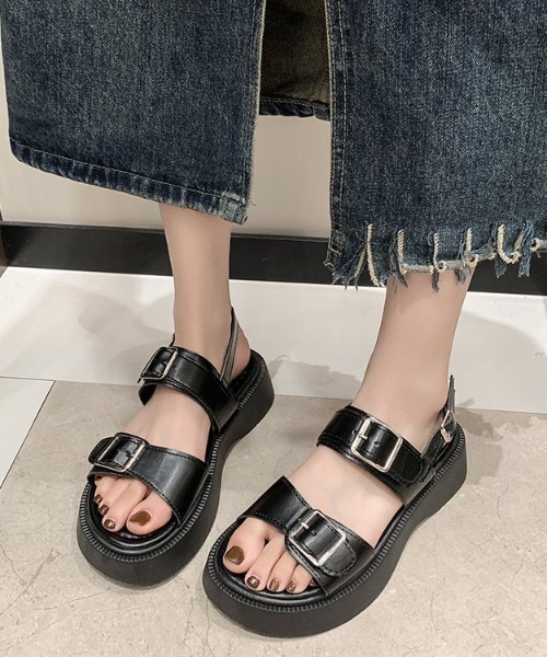 Teem Store(チームストア)の「厚底ダブルバックルサンダル 身長盛れ(サンダル・レディース・アイボリー/ブラック・L/M)」の6枚目の写真