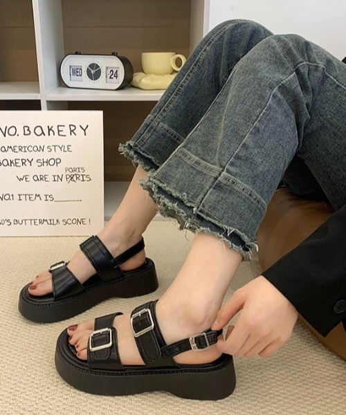 Teem Store(チームストア)の「厚底ダブルバックルサンダル 身長盛れ(サンダル・レディース・アイボリー/ブラック・L/M)」の10枚目の写真